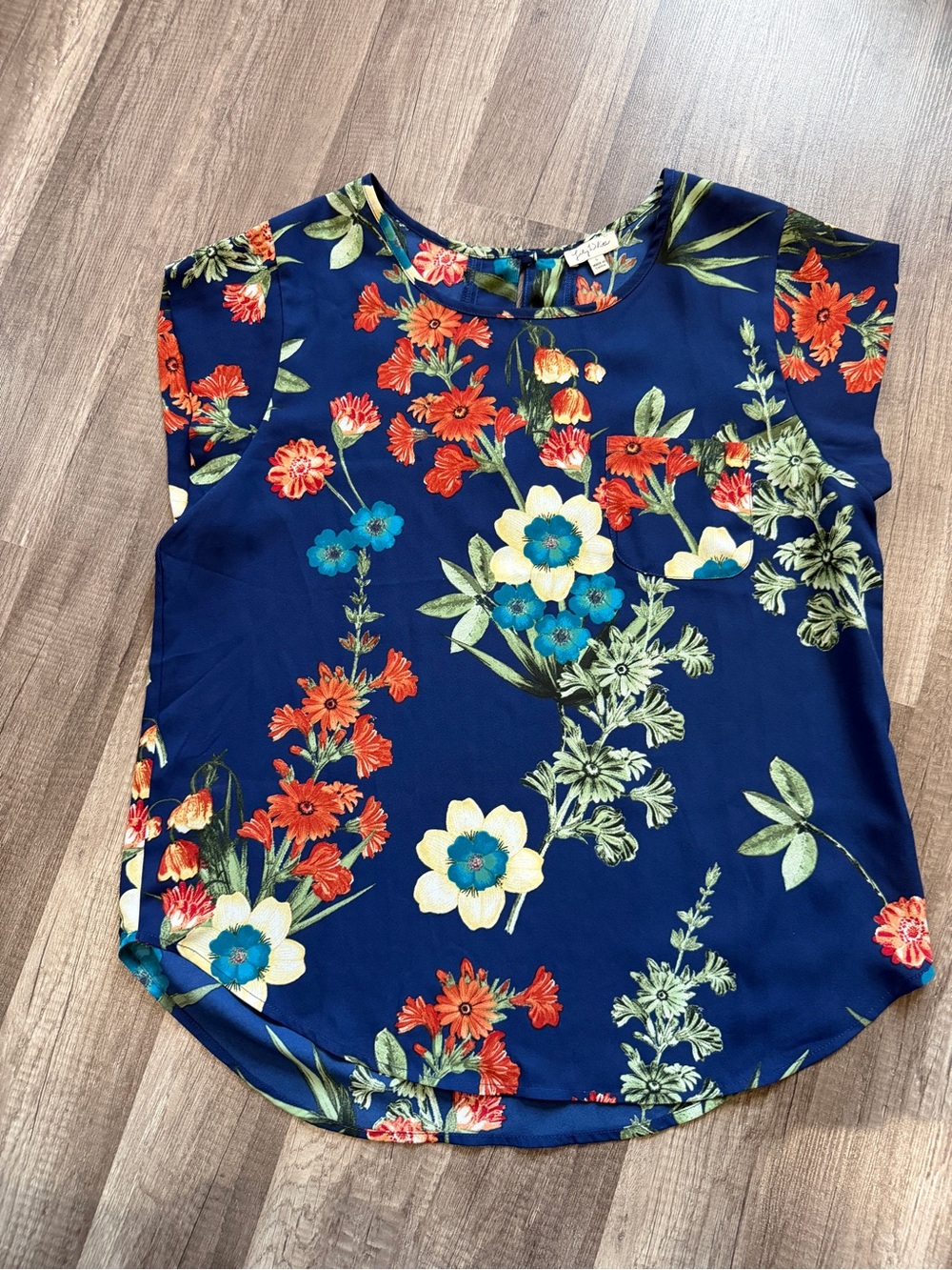 Lily White Navy Floral Cap-Sleeve Blouse